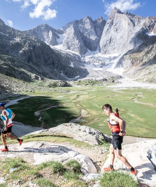 trail au pied du Vignemale